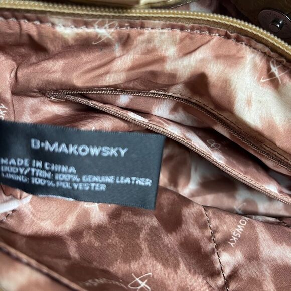 B Makowsky soft leather Beige large shoulder bag with Silver tone Hardwares. - Picture 13 of 13